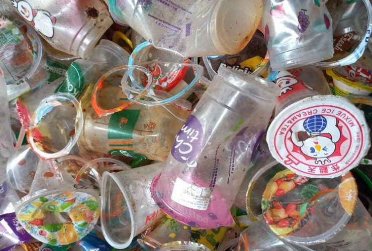contoh daur ulang sampah plastik